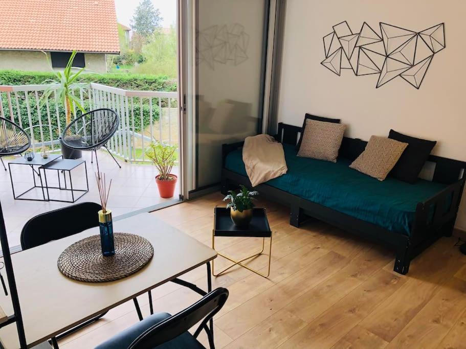 Studio Moderne, Terrasse Et Parking Romans-sur-Isère Extérieur photo